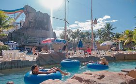 Spazzio diRoma c Acesso diRoma Acqua Park - VaciaTemporada